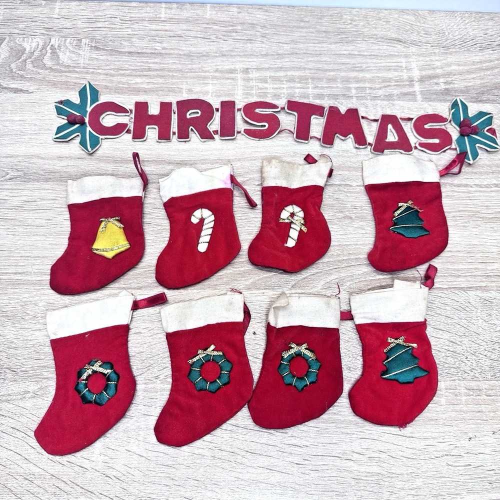 Vintage Felt Merry Christmas Wall Hanging 8 Mini‎ Stockings Holiday Decor